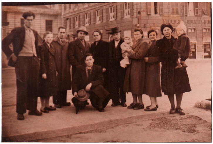 Fotografía de grupo en el puerto de Génova